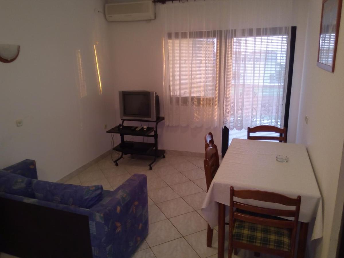 Appartamento Maslina Vir Esterno foto